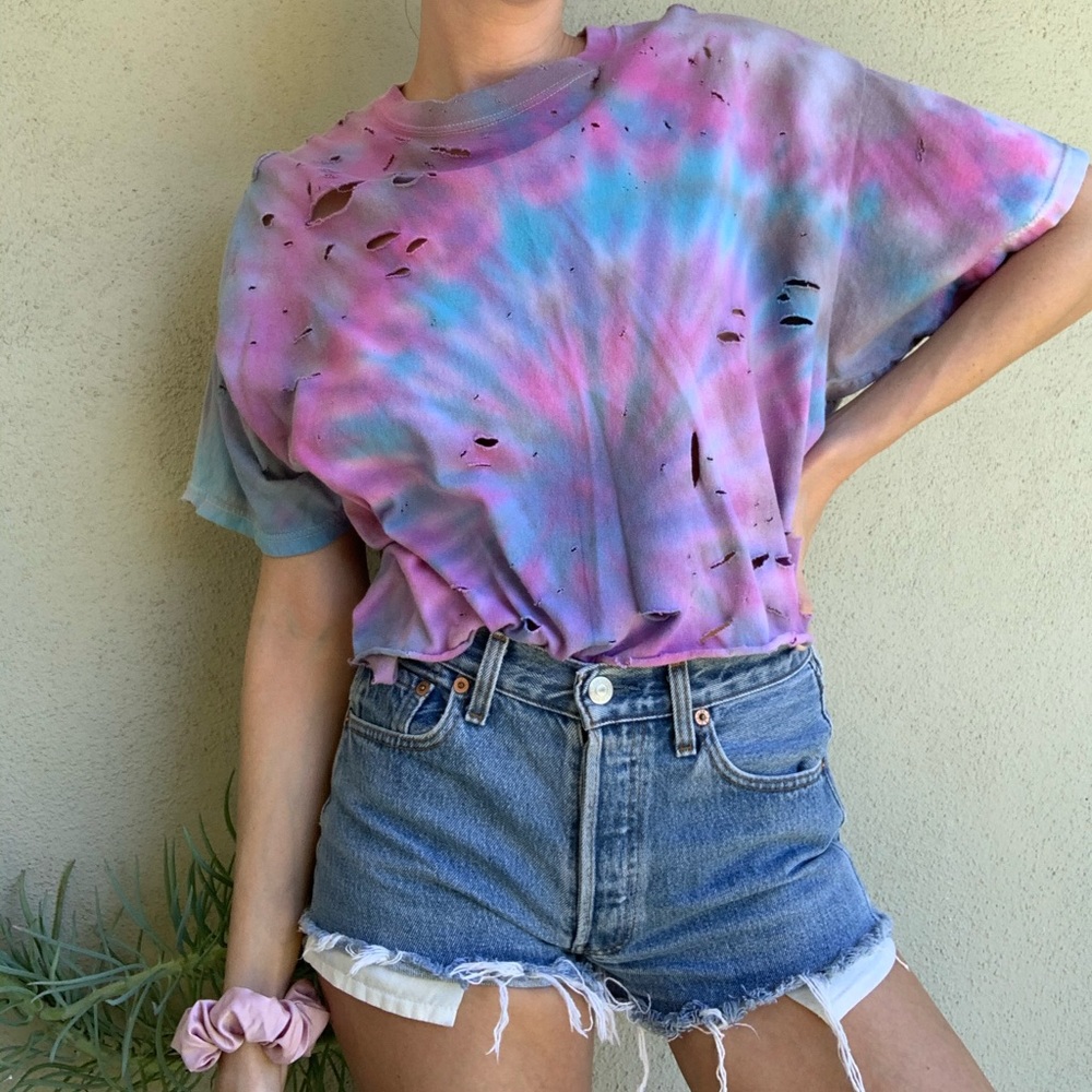 TIE DYE Vintage Distressed Tee 🎨